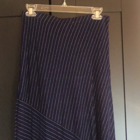 Super soft, comfy, and cute navy and white Matty M striped maxi skirt size Small - Picture 5 of 10